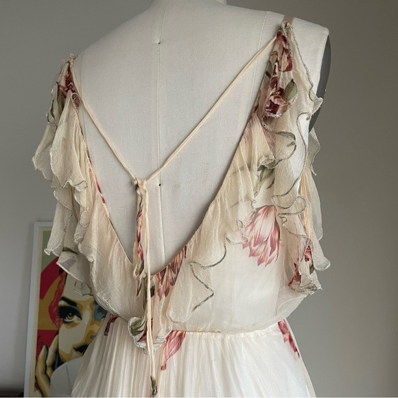 V7 NFC Chiffon Floral Dress - Picture 5 of 11